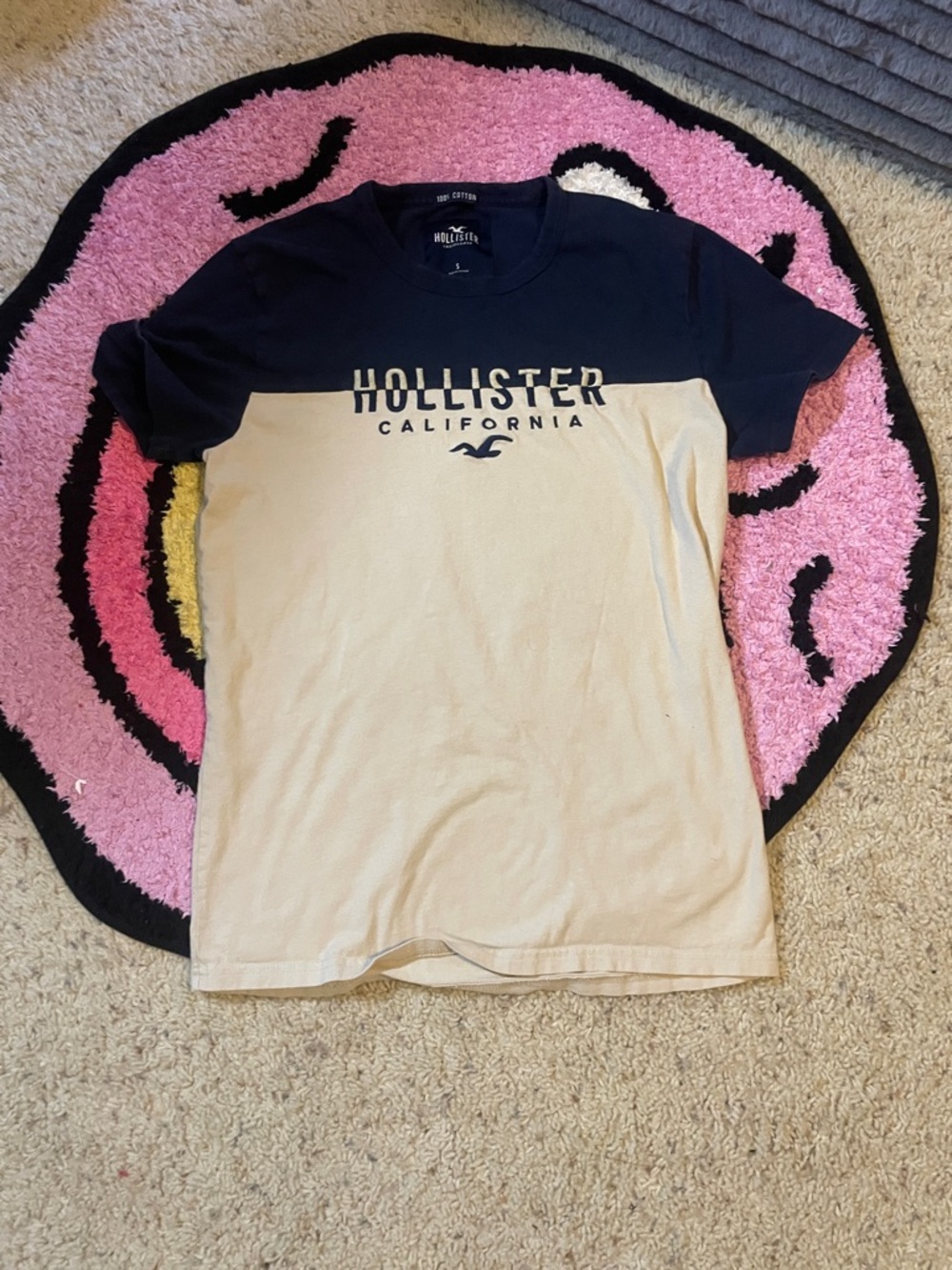 Hollister Two-Tone Logo Crew Tee — Navy & Cream
